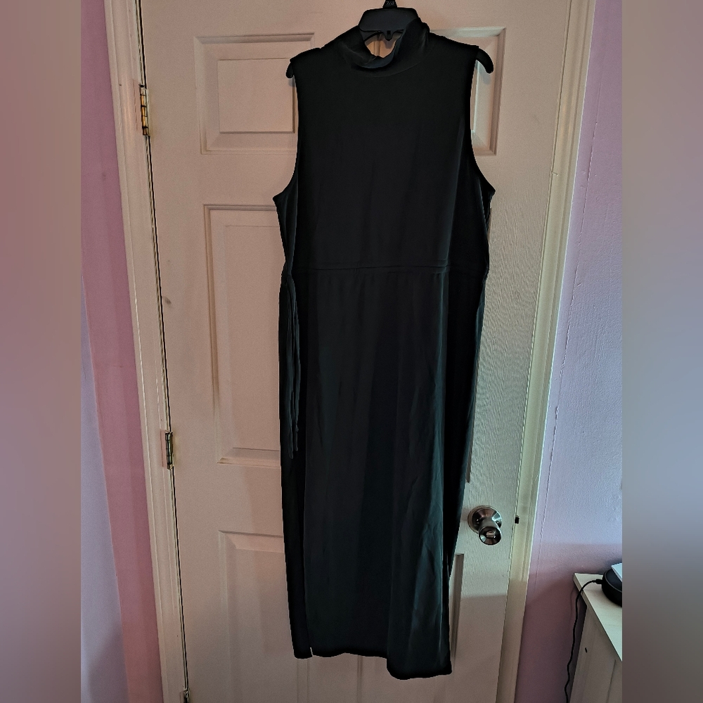 Chic Black Sleeveless Dress